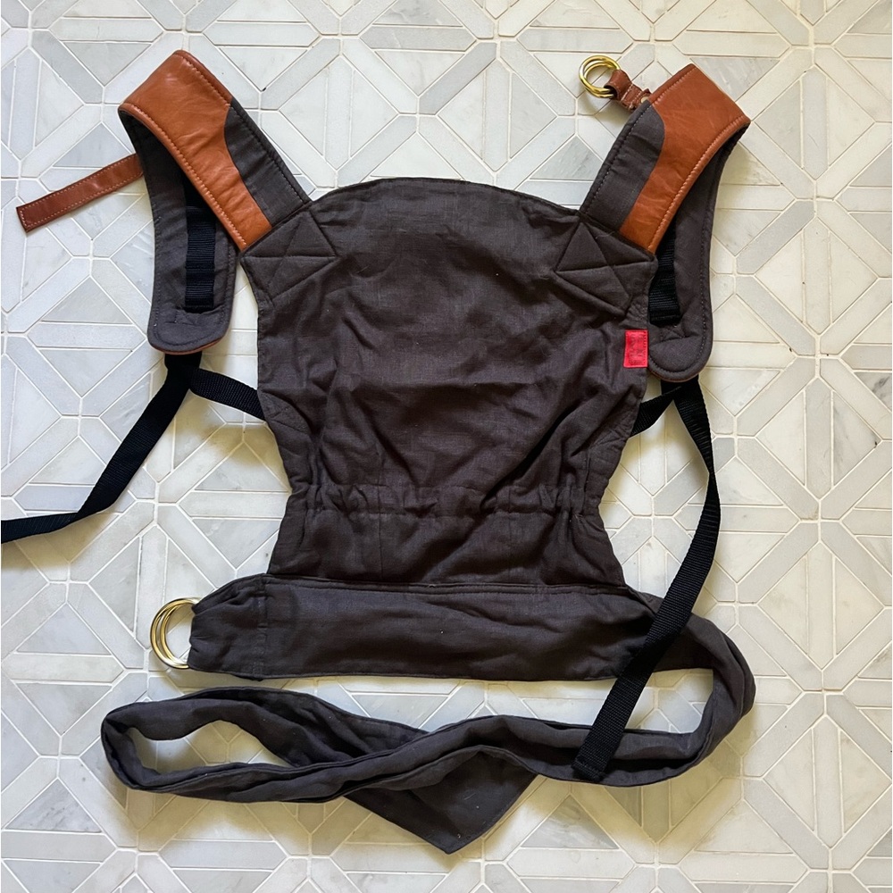 Sakura Bloom Basic Linen Scout baby carrier in STORM & whiskey leather